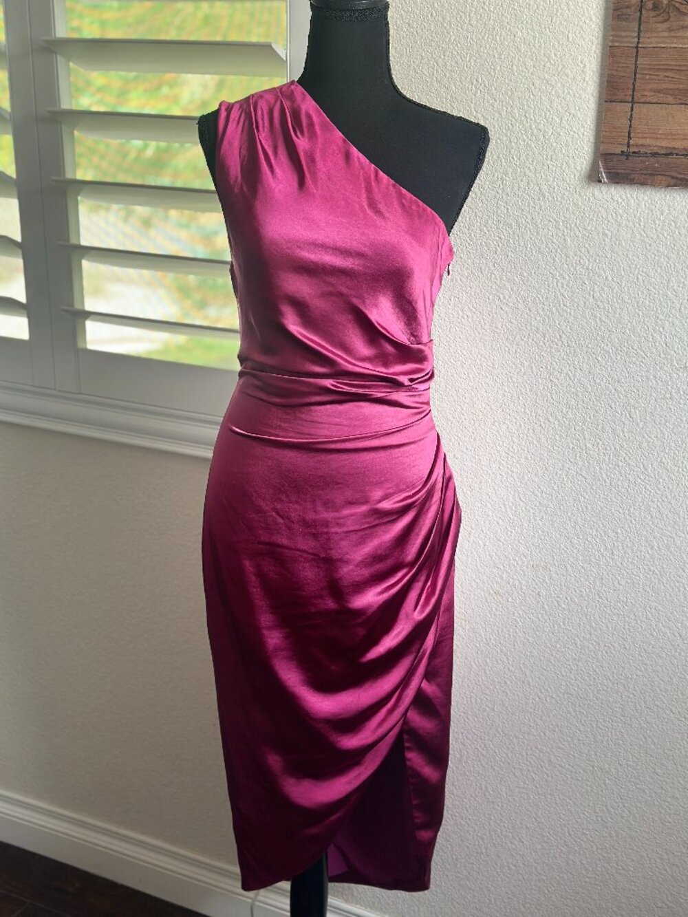ELLIATT Burgundy Satin One Shoulder Ruched Mini Dress